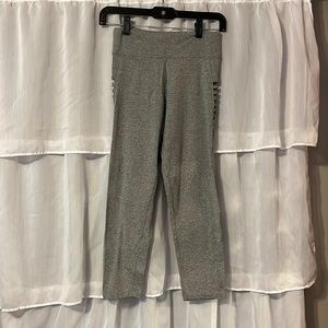 Victoria Sport gray cropped leggings